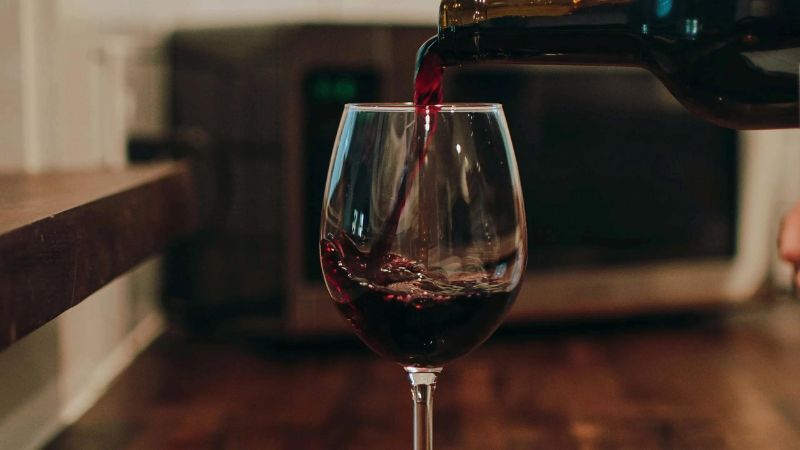 7 Tricks for Making Your Wine Last Longer