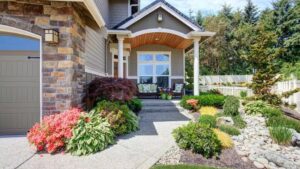 8 Sidewalk Landscaping Ideas For Your Front Yard